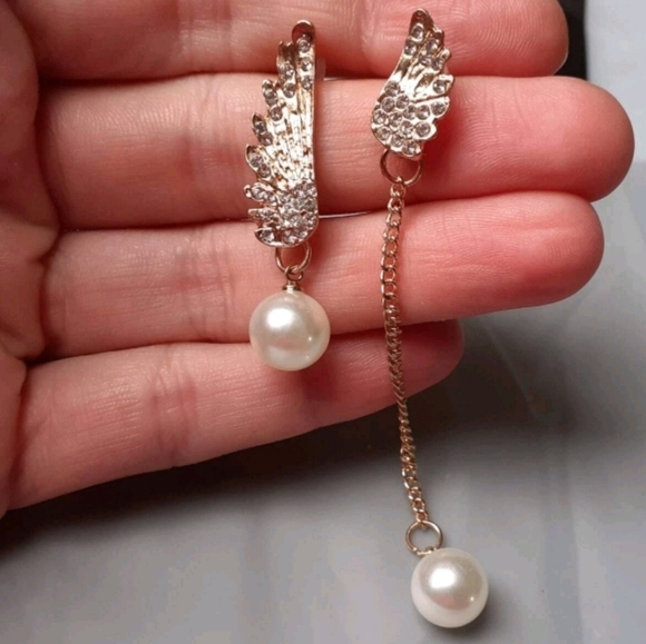 Gold Boho asymmetrical rhinestone pearl Dainty wings Fairy earrings 💖2/$30 - Picture 5 of 11